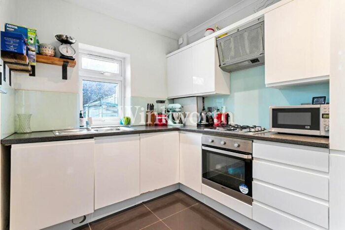 2 Bedroom Terraced House For Sale In Conway Road, London, N15