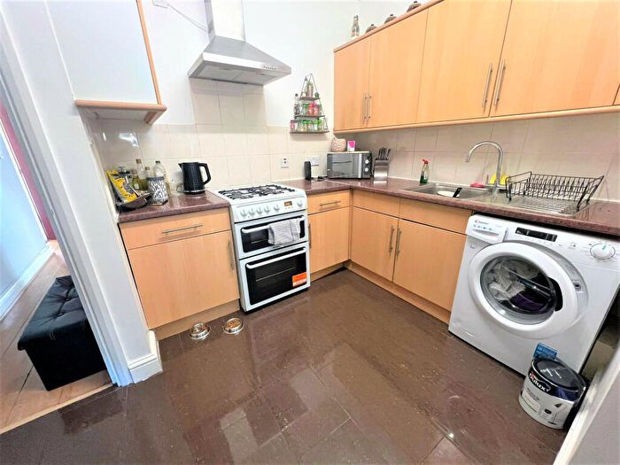 1 Bedroom Flat To Rent In Wellwood Road, Ilford, Essex, IG3