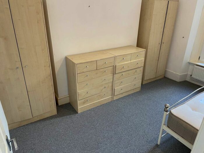1 Bedroom Flat To Rent In Montpelier Terrace, Ffynone, Uplands, Swansea, SA1