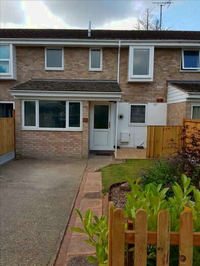 4 Bedroom Semi-Detached House To Rent In Rushmead Close, Canterbury, CT2