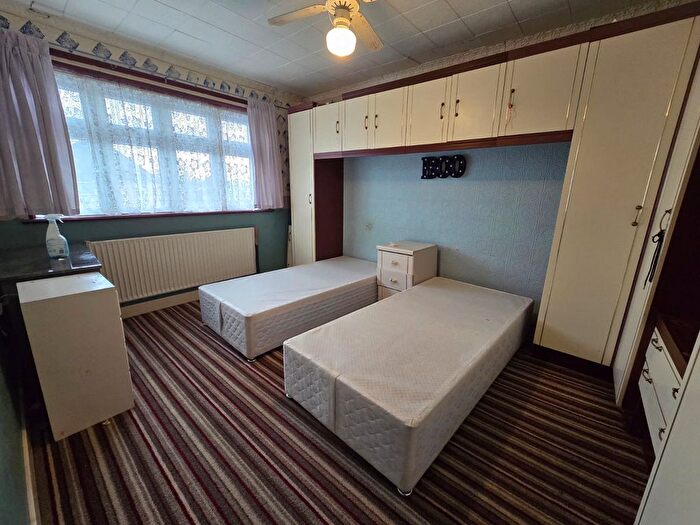 3 Bedroom Semi-Detached House To Rent In Hayman Crescent, Hayes, UB4