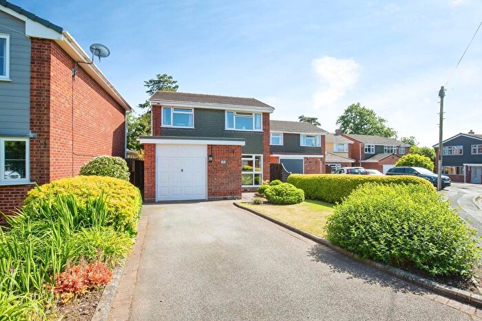 3 Bedroom Detached House For Sale In West Drive, Bonehill, Tamworth, B78