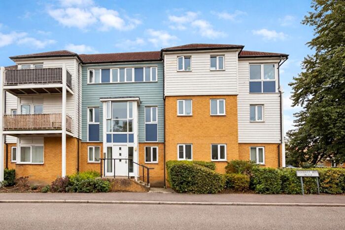 2 Bedroom Flat For Sale In Frederick Benn Place, Repton Park, TN23