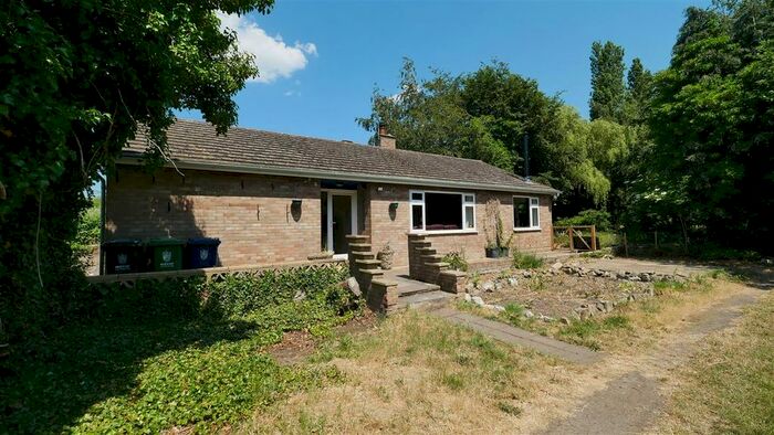3 Bedroom Bungalow To Rent In Mill Road, Willingham, Cambridge, CB24