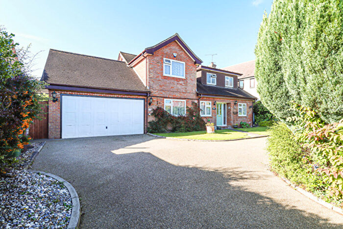4 Bedroom Detached House For Sale In Rickyard Meadow, Redbourn, AL3