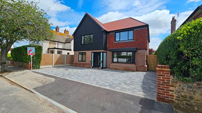 4 Bedroom Detached House For Sale In St. Mildreds Avenue, Birchington, CT7