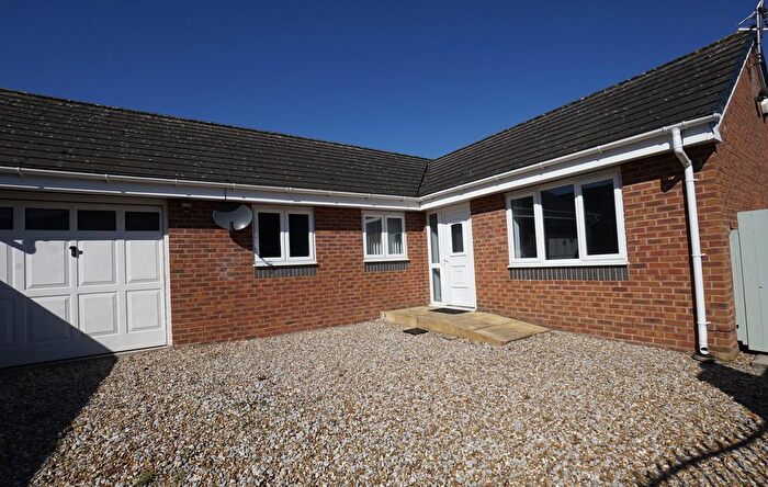 3 Bedroom Detached Bungalow To Rent In Bryn Road South, Ashton In Makerfield, Wigan, WN4