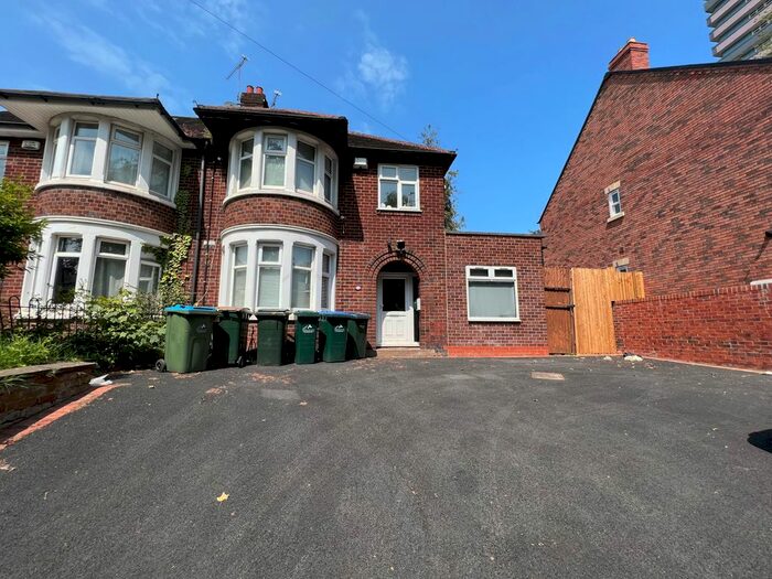 6 Bedroom Semi-Detached House To Rent In Middleborough Road, Coventry, CV1