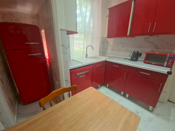 1 Bedroom Flat To Rent In Clarendon Place, Leeds, LS2