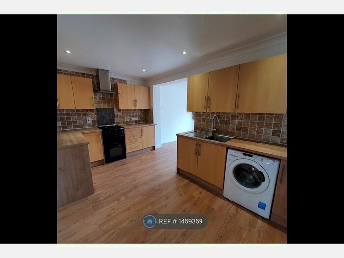 3 Bedroom Terraced House To Rent In Cravan Avenue, Feltham, TW13