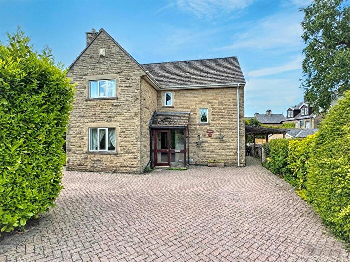3 Bedroom Detached House For Sale In Compton Grove, Buxton, SK17