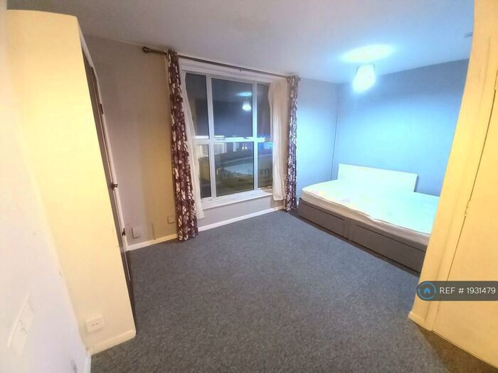 Studio To Rent In Week Street, Maidstone, ME14