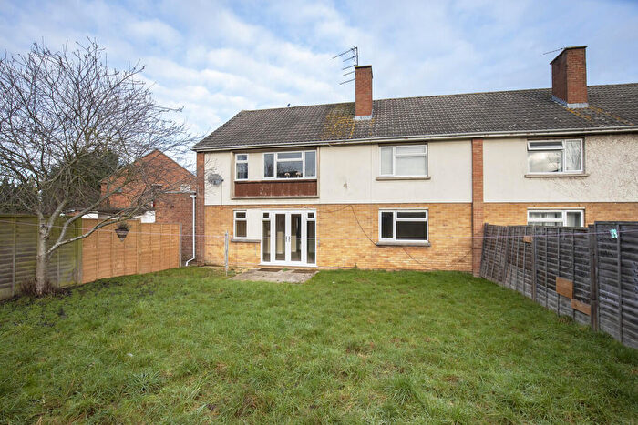 3 Bedroom Flat To Rent In Dinas Close, Cheltenham, GL51