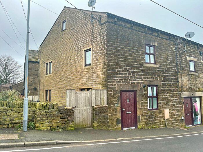 3 Bedroom Cottage To Rent In Doctor House Fold Scouthead, OL4