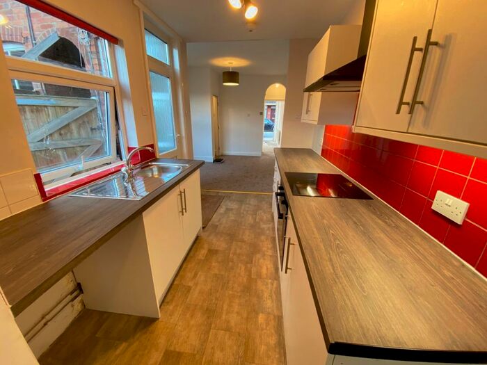 4 Bedroom House To Rent In Bampton Street, Loughborough, Leics, LE11