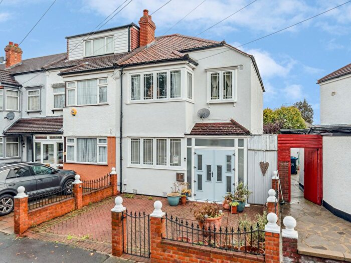 3 Bedroom Semi Detached House For Sale In Chilmark Road, London, SW16