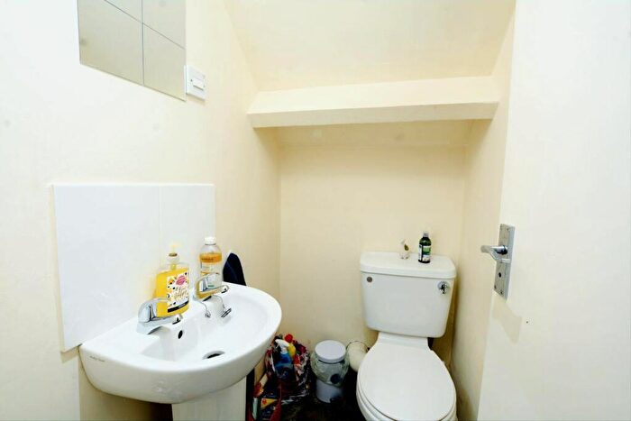 5 Bedroom Terraced House To Rent In Peveril Street, Nottingham, NG7