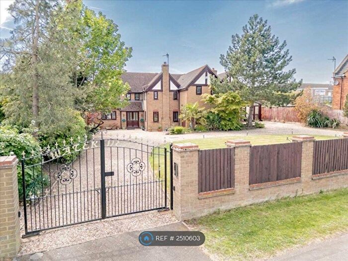 5 Bedroom Detached House To Rent In Little London, Deanshanger, Milton Keynes, MK19