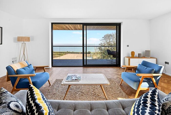 2 Bedroom Flat To Rent In North Foreland Avenue, Broadstairs, CT10