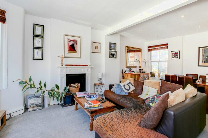 3 Bedroom Maisonette To Rent In Rigault Road, London, SW6
