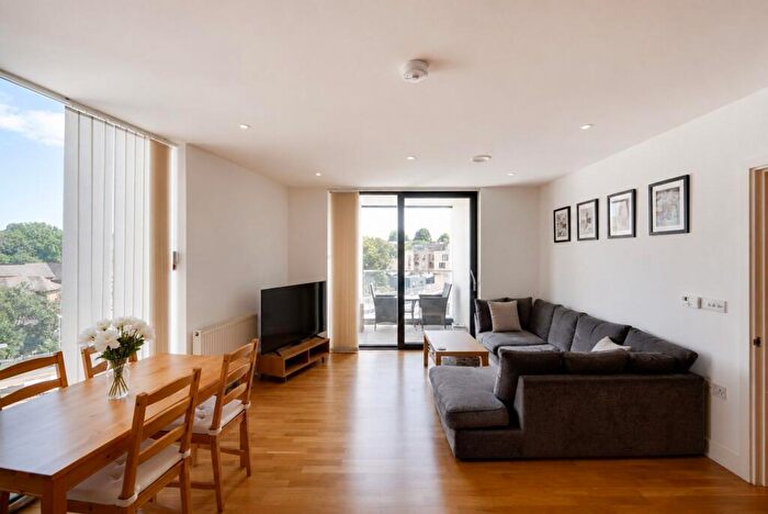 1 Bedroom Apartment For Sale In Station Road, London, SE13