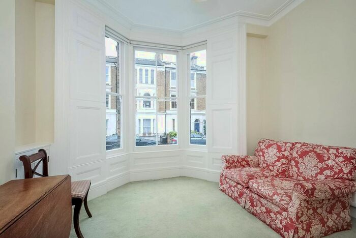 1 Bedroom Flat To Rent In Disraeli Road, East Putney, London, SW15