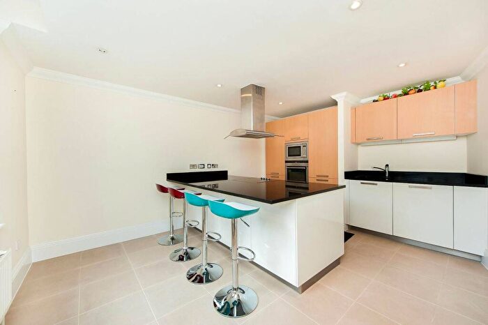4 Bedroom Maisonette For Sale In High Street, Harrow On The Hill, Harrow, HA1
