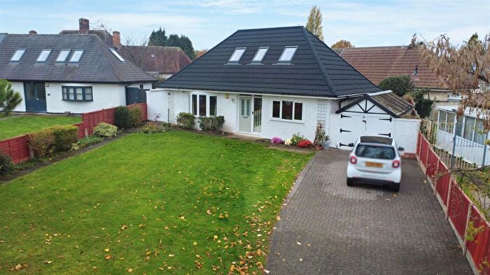 4 Bedroom Bungalow For Sale In Middleton Boulevard, Wollaton, Nottingham, NG8