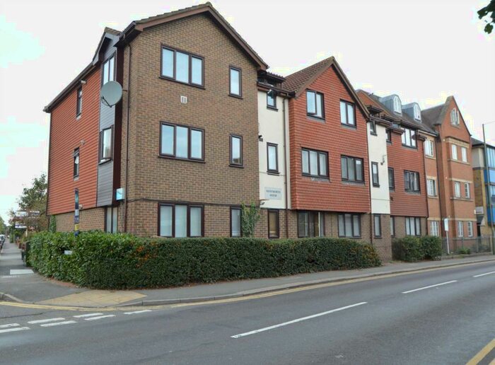 1 Bedroom Apartment To Rent In Addlestone, KT15