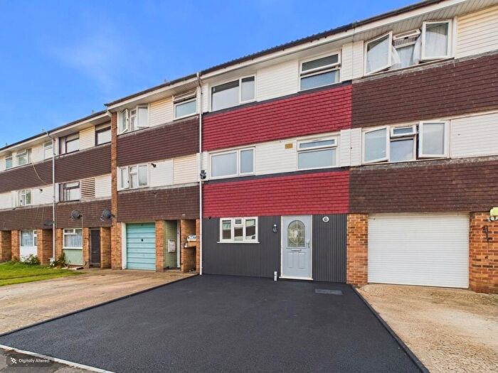 1 Bedroom Town House To Rent In The Wye, Hemel Hempstead, Hertfordshire, HP2