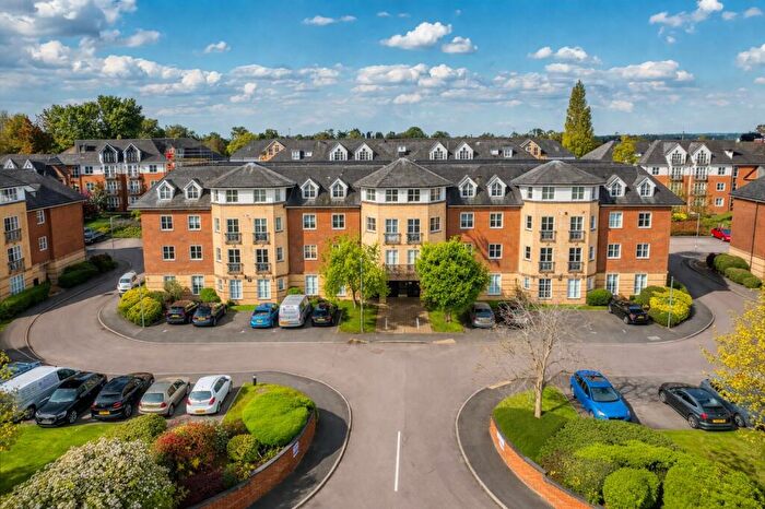 2 Bedroom Apartment For Sale In Cheltenham Court, Dexter Close, St Albans, Herts, AL1