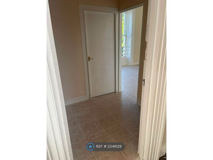 1 Bedroom Flat To Rent In Clifton Place, Newport, NP20