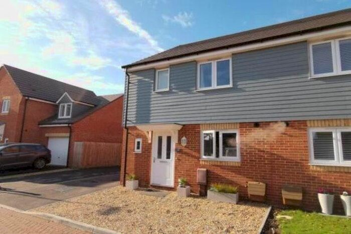3 Bedroom Property To Rent In Herons Way, Hayling Island, PO11