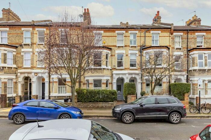 2 Bedroom Flat To Rent In Shelgate Road, London, SW11