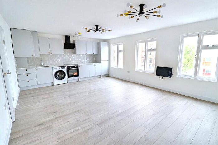1 Bedroom Apartment To Rent In Holloway Road, Islington, London, N7