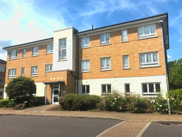 2 Bedroom Flat To Rent In Elvedon Road, Feltham, TW13