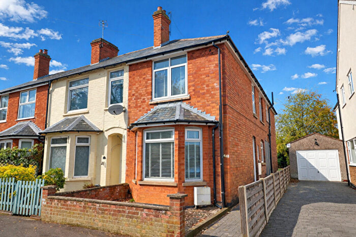 3 Bedroom End Of Terrace House For Sale In Ashlawn Road, Hillmorton, Rugby, CV22