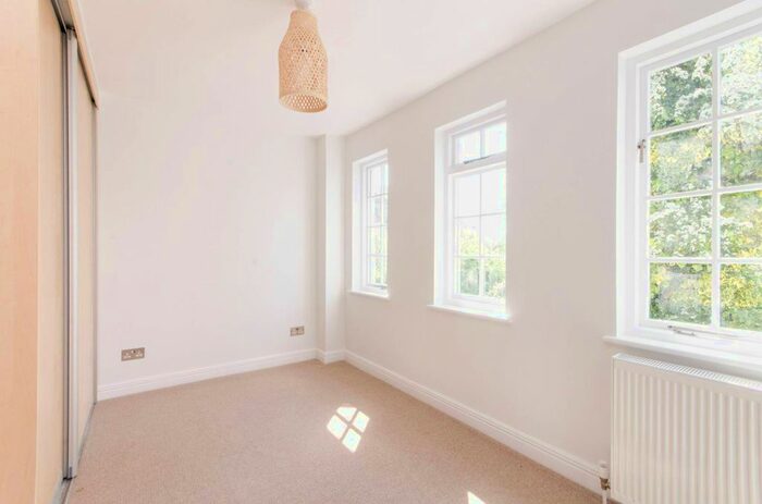 3 Bedroom Terraced House To Rent In George Square, Merton Park, London, SW19