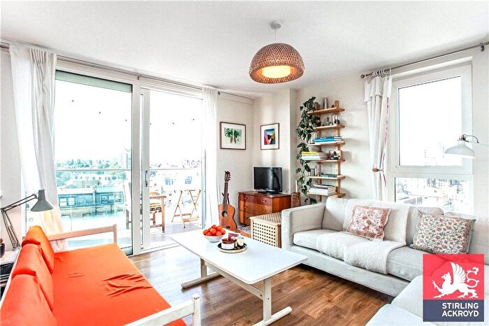 2 Bedroom Flat To Rent In Roseberry Place, London, E8