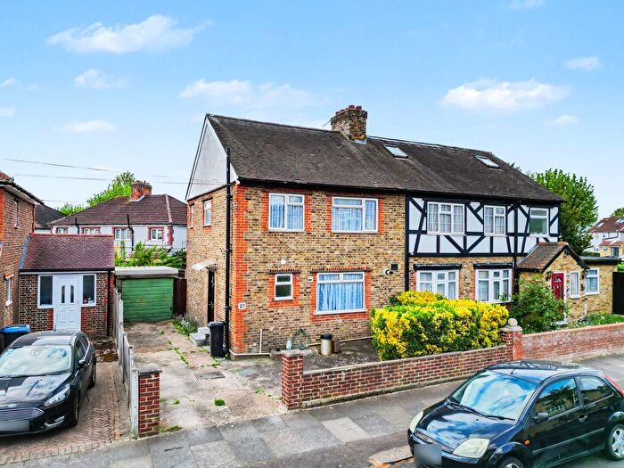 3 Bedroom Semi-Detached House For Sale In Chalfont Road, London, N9