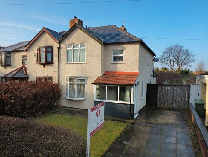 3 Bedroom Semi-Detached House For Sale In Moss Lane, Lydiate, L31