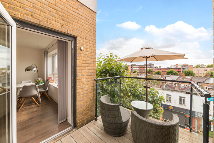 2 Bedroom Flat To Rent In Dreadnought Court, Surrey Quays, SE8
