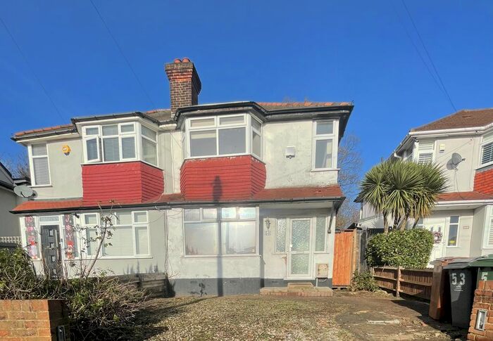 3 Bedroom Property To Rent In Harold Road, Chingford, London, E4