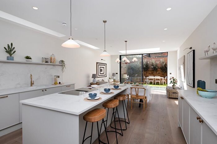 6 Bedroom Terraced House For Sale In Bowerdean Street, London, SW6