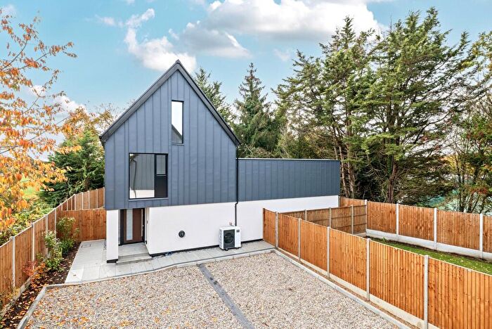 4 Bedroom Detached House For Sale In Penlan, Kingfield Green, Woking, GU22