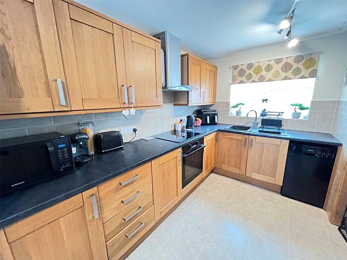 3 Bedroom Terraced House For Sale In Drake Close, Daventry, Northamptonshire, NN11