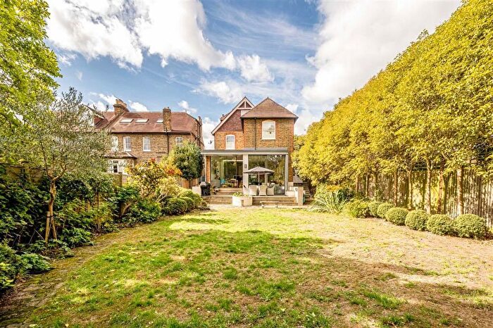 5 Bedroom Property To Rent In Kingston Lane, Teddington, TW11