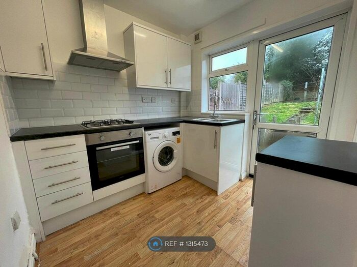 3 Bedroom Terraced House To Rent In Lockwood Road, Birmingham, B31