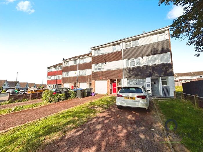 4 Bedroom End Of Terrace House To Rent In St. Agnells Lane, Hemel Hempstead, Hertfordshire, HP2