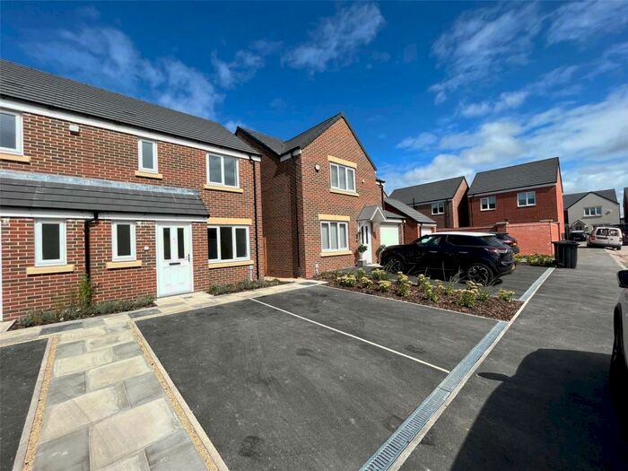 Houses for sale & to rent in FY4 1RJ, Harrowside, Squires Gate Blackpool